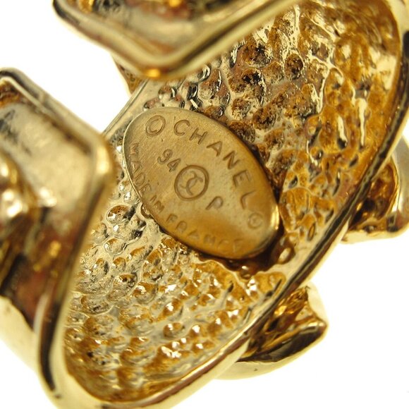 Chanel Earrings Clip-On Gold - Picture 3 of 3